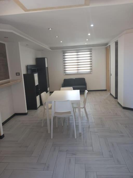 Chromotherapy Flat Monserrato Exterior foto